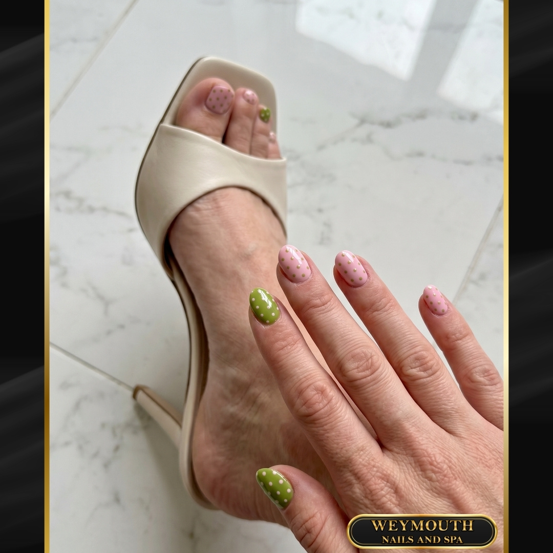 Elegant nails